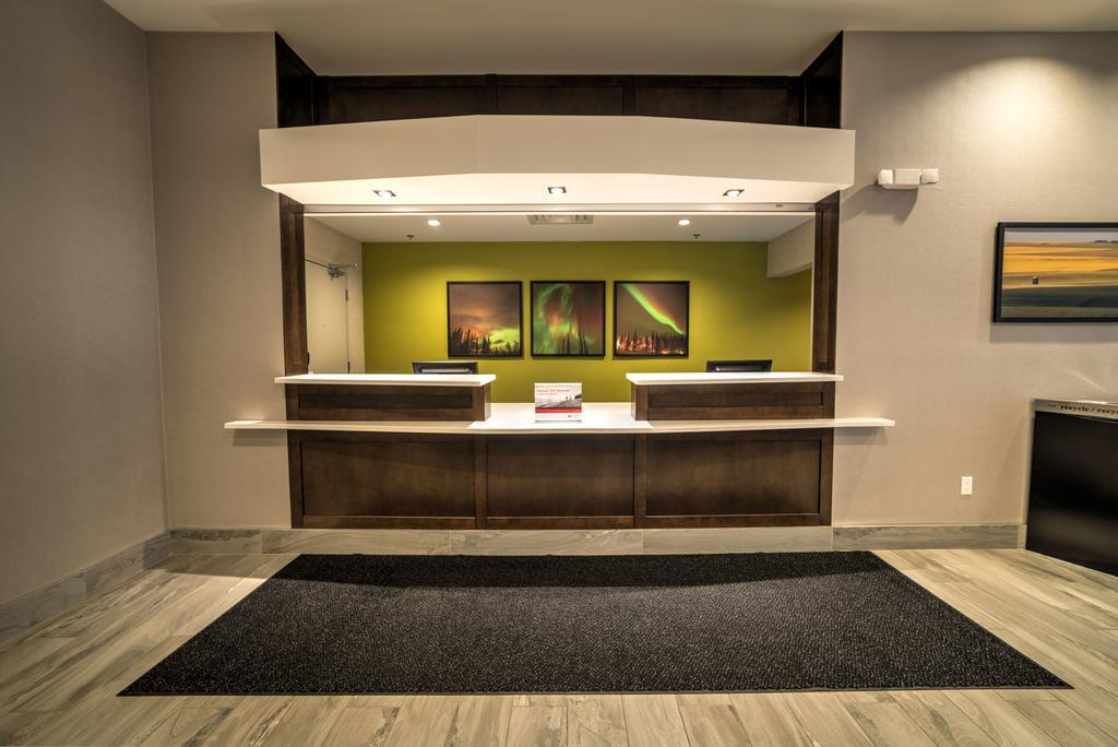 Candlewood West - Mall Area By Ihg Hotel
