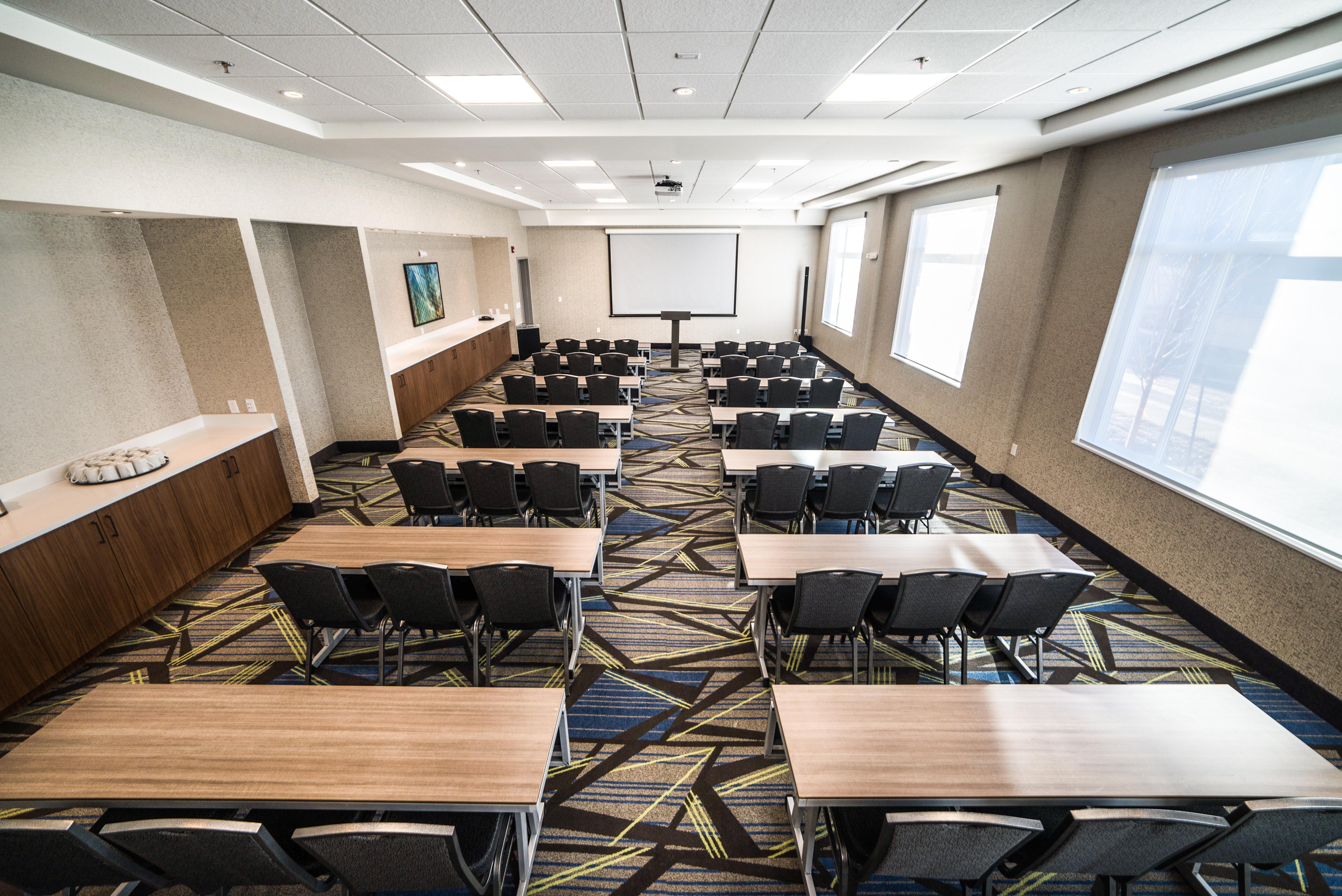 Candlewood West - Mall Area By Ihg
