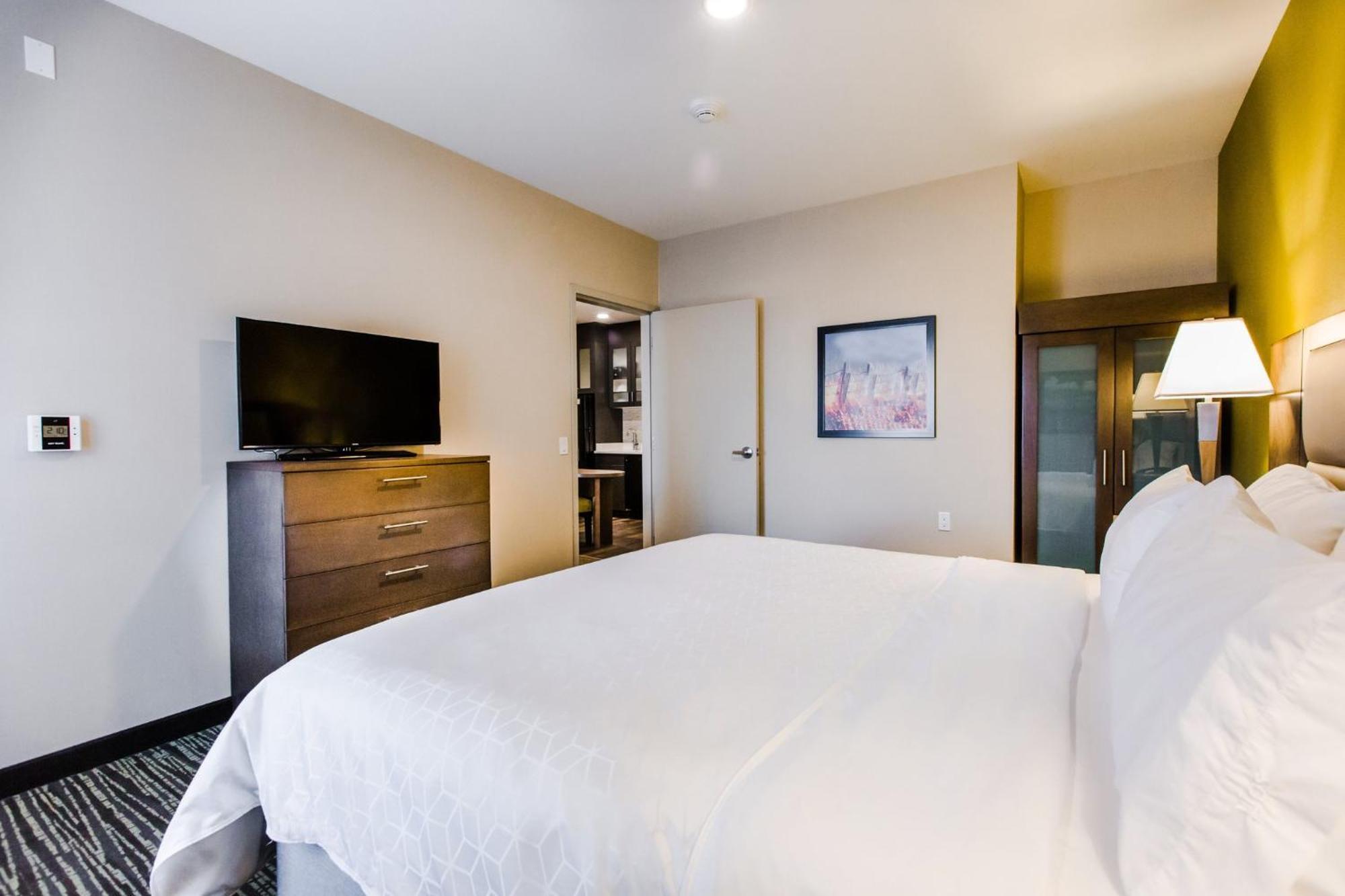 Candlewood West - Mall Area By Ihg Edmonton